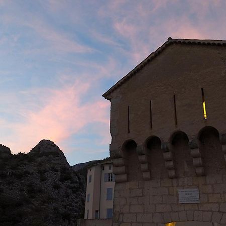 Les Gites D'Intervalles Entrevaux Extérieur photo