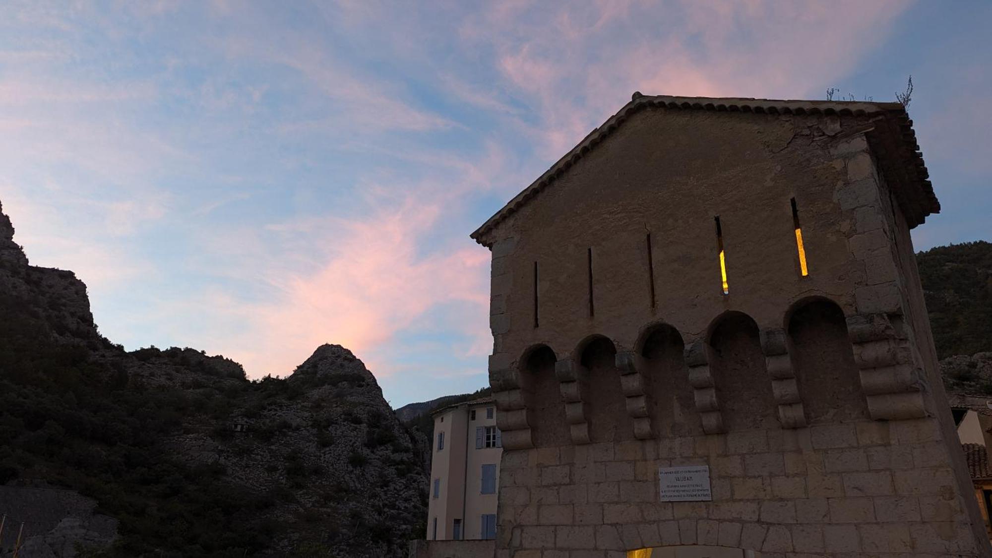 Les Gites D'Intervalles Entrevaux Extérieur photo