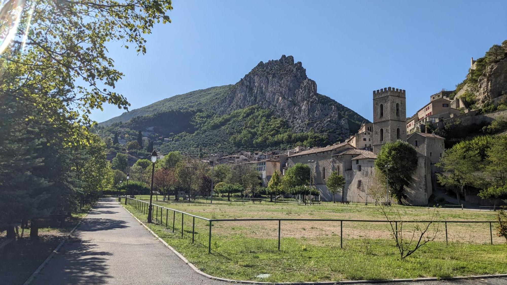 Les Gites D'Intervalles Entrevaux Extérieur photo