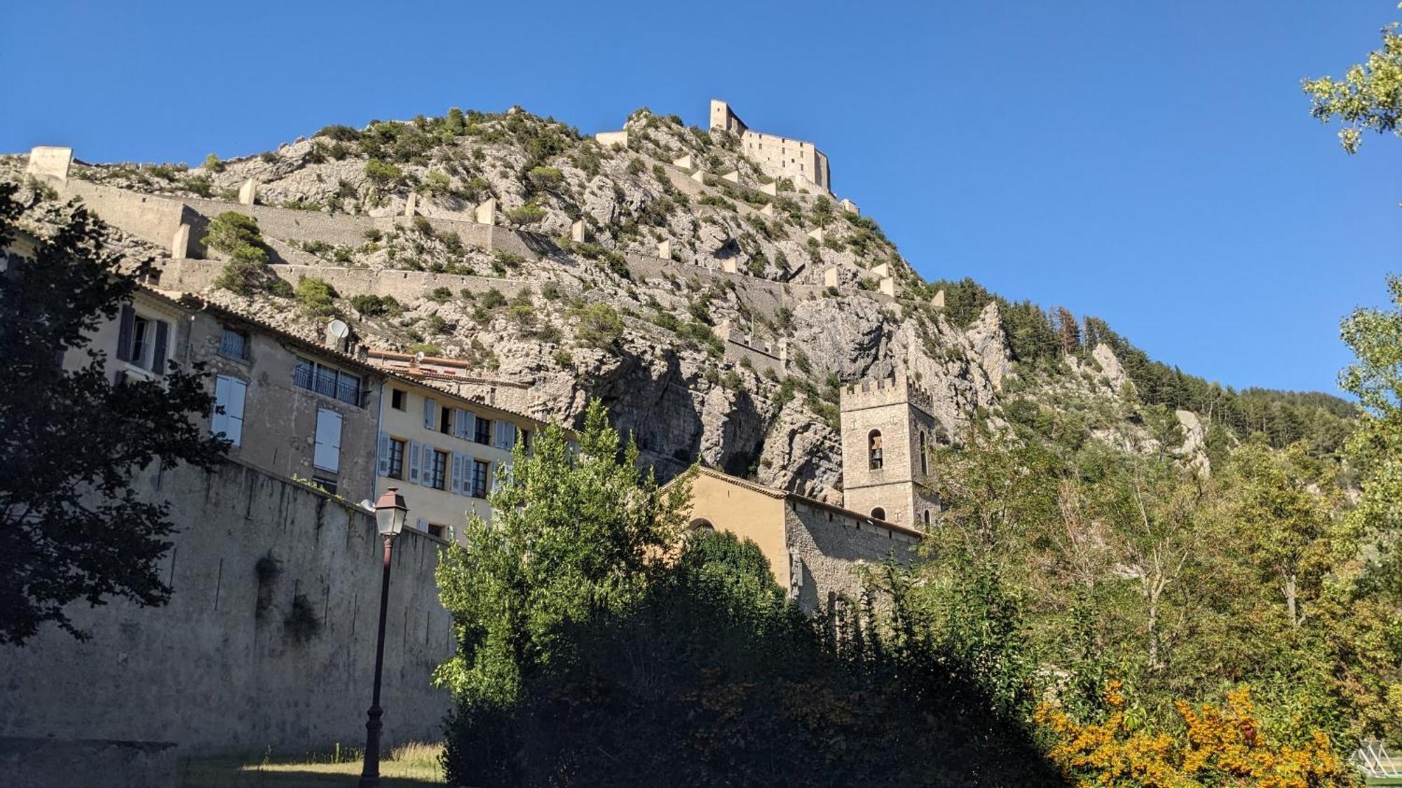Les Gites D'Intervalles Entrevaux Extérieur photo